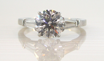 Style# 903-S876 Round w/ Taper Baguettes